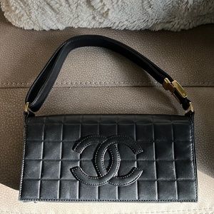 Chanel shoulder bag